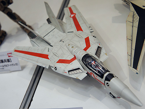 1/48 VF-1J バルキリー（ハセガワ）