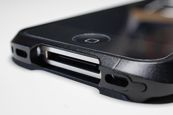 CLEAVE ALUMINIUM BUMPER for iPhone4（メテオブラック）