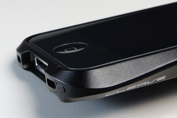 CLEAVE ALUMINIUM BUMPER for iPhone4（メテオブラック）