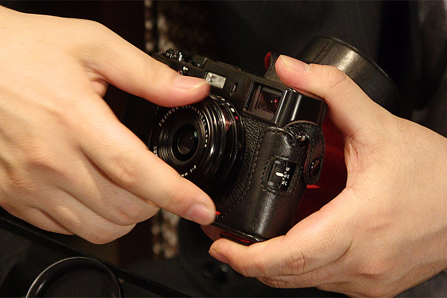 全世界限定1万台「FUJIFILM X100」ブラックモデルを見てきた！：UTAN1985BLOG